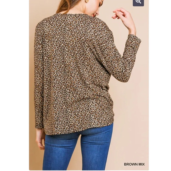 Umgee Animal-Print V-Neck Top w/ Front Gathering - Picture 2 of 12